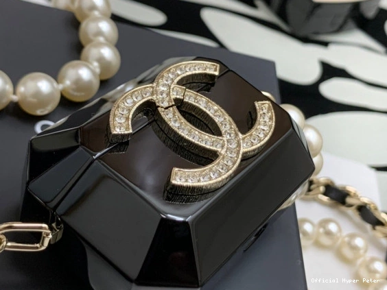 HyperPeter AIRPODS CHANEL CASE NECKLACE PRO 0722
